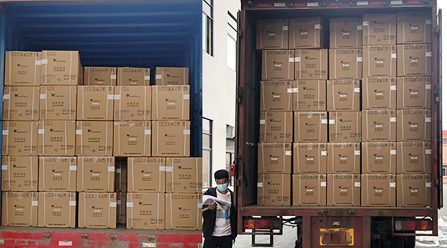 集裝箱裝柜進行時！金環(huán)電器客戶迷你洗衣機順利發(fā)貨！