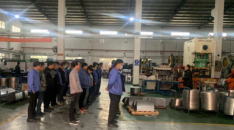 意氣奮發(fā)！金環(huán)電器沖壓車間組織人員開展例行早會